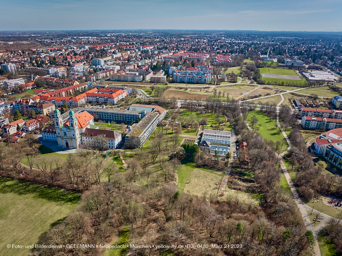 21.03.2023 - Luftbilder von der Baustelle Maikäfersiedlung in Berg am Laim